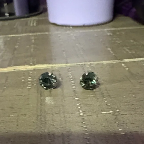 Silver Earrings with Green Gemstones - Picture 4 of 4